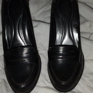 New Without Tags George Penny Loafer High Heels